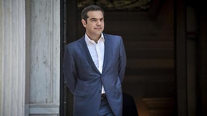 Τσίπρας: «Στόχος μας και δώρο Χριστουγέννων στους συνταξιούχους»