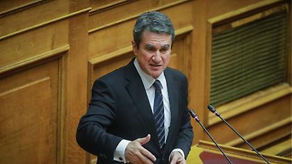 Υπόθεση Novartis: Μηνύσεις Λοβέρδου κατά Μανία και Κελέση