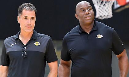 Βγήκαν τα… μαχαίρια στους Λέικερς με Μάτζικ εναντίον Πελίνκα!