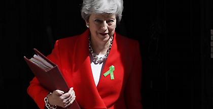 Η Μέι άνοιξε τον δρόμο για δεύτερο δημοψήφισμα για το Brexit