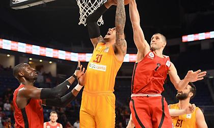 Με το… δεξί στα playoffs η Γαλατά και με εντυπωσιακό νταμπλ-νταμπλ του Όγκαστ!