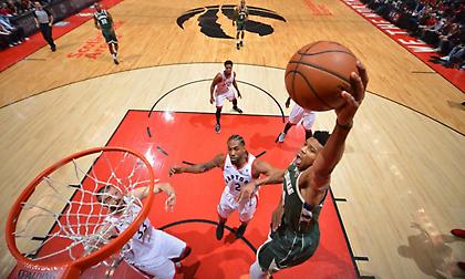 Η εμφάνιση του Γιάννη στην ήττα των Μπακς (video)