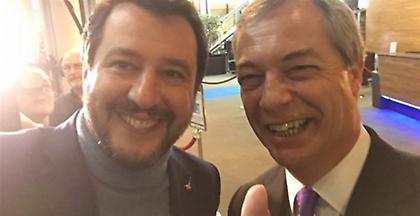 Βρετανία: Ανοιχτό το ενδεχόμενο συμμαχίας του Φάρατζ με Σαλβίνι και Λεπέν