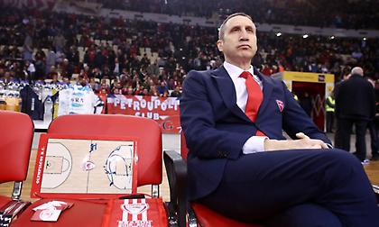 ΚΑΕ Ολυμπιακός: «Χρόνια πολλά κόουτς Μπλατ!» (pic)