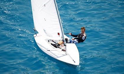 Μέσα στα μετάλλια τρεις Έλληνες ιστιοπλόοι