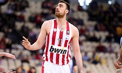 Μιλουτίνοφ: «Αν ήμουν Μπλατ θα με έβαζα να σουτάρω τρίποντα συνέχεια» (video)