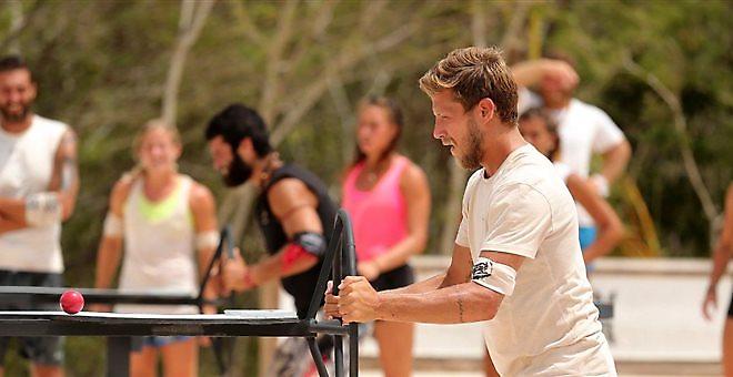 Survivor: Η Άσπρη ομάδα κέρδισε το σνίτσελ με τις πατάτες (vids)