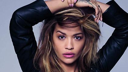 Αφηρημάδα για... Όσκαρ: Ξέχασαν στο αεροπλάνο κοσμήματα 3,5 εκατ. ευρώ που θα φορούσε η Ρίτα Όρα