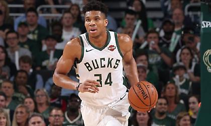 Φοβερό κάρφωμα Γιάννη πάνω σε όλη την άμυνα των Ράπτορς (video)