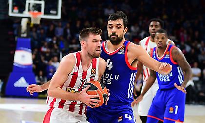 Ανανέωσε και με Σίμον η Εφές