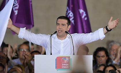 Τσίπρας από το Σύνταγμα: «Την Κυριακή ο λαός να εγκρίνει το σχέδιό μας-Φθινόπωρο οι εθνικές εκλογές»