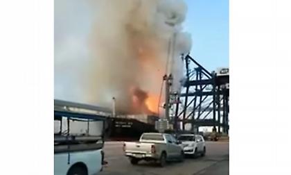 Ταϊλάνδη: Φωτιά σε πλοίο με χημικά - Στο νοσοκομείο 130 άνθρωποι