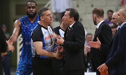 Ένταση ανάμεσα σε Μπάνκι και Σχινά (video)