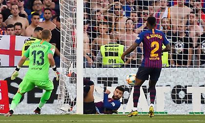 Η τρομερή ευκαιρία της Βαλένθια για να ανοίξει το σκορ κόντρα στην Μπαρτσελόνα (video)