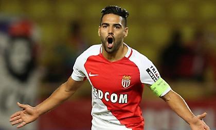 Παραμένει στη Μονακό ο Φαλκάο