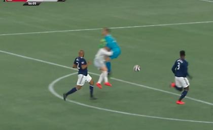 Διέλυσε τον Ρούνεϊ και αποβλήθηκε! (video)