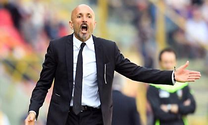 Η εντυπωσιακή συλλογή από ποδοσφαιρικές φανέλες του Σπαλέτι