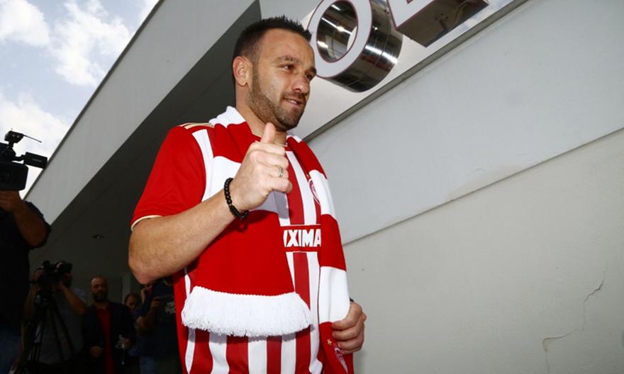 Βαλμπουενά: «Μεγαλύτερος σύλλογος της Ελλάδας ο Ολυμπιακός, μυθικό γήπεδο το Καραϊσκάκη» (vid)