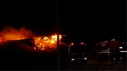 Βραδιά κόλασης στο Μαρκόπουλο: Αποπνικτική ατμόσφαιρα από φωτιά σε χωματερή