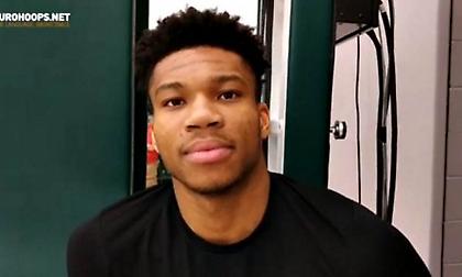 Γιάννη Αντετοκούνμπο: Το ταξίδι, η… κόλλα χαρτί και η υπόσχεση στους Έλληνες! (video)