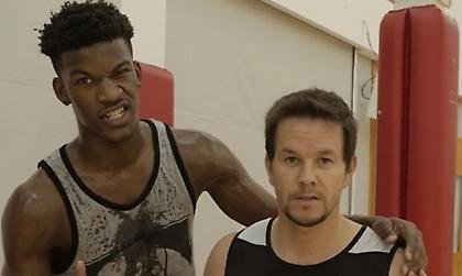 Ο Μπάτλερ προπονεί την κόρη του Μαρκ Γουόλμπεργκ (video)