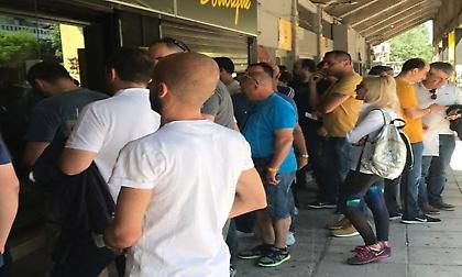 Ουρές από νωρίς για τα διαρκείας του Άρη