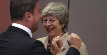 Αυξάνεται ο αριθμός και εντείνεται η μάχη των υποψηφίων διαδόχων της Μέι