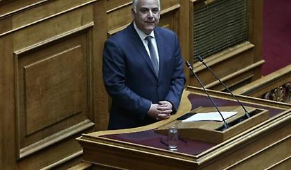 Ανεξάρτητος ο Σαρίδης, χωρίς κοινοβουλευτική ομάδα ο Λεβέντης