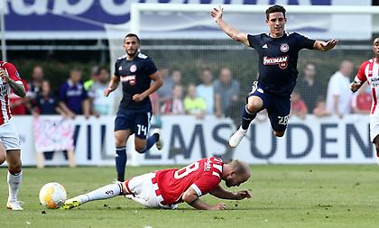 Ο Ολυμπιακός με την Αϊντχόφεν, 0-0 στο 67’, 0-4 στο 79’!