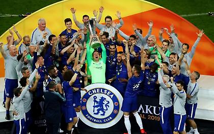 Ο Γκριν αισθάνθηκε... Τζον Τέρι στην απονομή του Europa League! (vid)