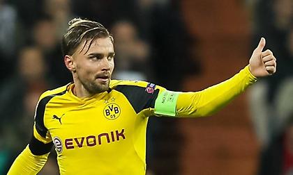 Παραμένει στον… ιστό της η «σημαία» της Ντόρτμουντ