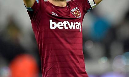 Βγαλμένη από το… 1980 η νέα φανέλα της Γουέστ Χαμ (pic)