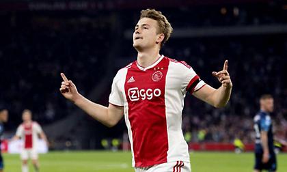 Ντε Λιχτ: «Υπάρχουν πολλές επιλογές, όταν έρθει η ώρα θα αποφασίσω»