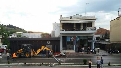 Διδυμότειχο: Καταιγίδα παρέσυρε στέγες, έριξε κολόνα φωτισμού και έσπασε δέντρα