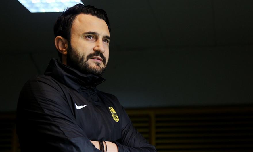 Ετοιμάζει νέο πούλμαν για τον Άρη ο Καρυπίδης