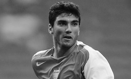 Σε λαϊκό προσκύνημα η σορός του Ρέγες