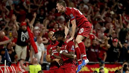 Το συγκλονιστικό YNWA μετά την απονομή! (video)