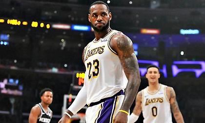 ΛεΜπρον: Πανηγυρίζει την κούπα της Λίβερπουλ! (photos)