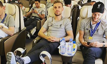 Αραχτός με τα πόδια πάνω στην κούπα ο Χεντερσον! (pics)