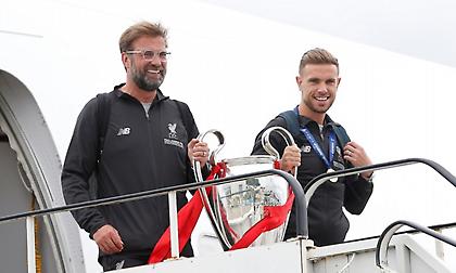 Υποδοχή ηρώων στους πρωταθλητές της Λίβερπουλ (video)