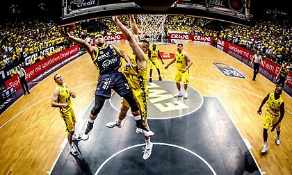 Προβάδισμα με κατοστάρα για την Άλμπα