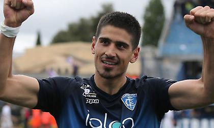 Επίσημο: Από τον Ολυμπιακό στην Έμπολι ο Νικολάου!