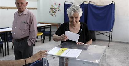 «Συντριπτική νίκη της Δεξιάς στις τοπικές εκλογές» λέει ο ξένος Τύπος