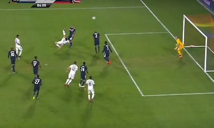 Ο Ζλάταν το ξανάκανε: Σκόραρε με φοβερό ανάποδο ψαλίδι (video)