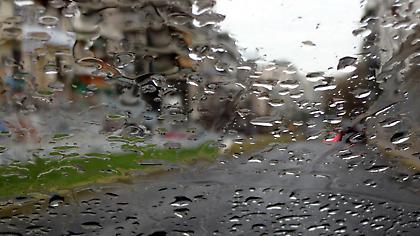 Έκτακτο δελτίο ΕΜΥ για καταιγίδες και χαλάζι στα βόρεια και δυτικά