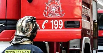 Αττική οδός: Πυρκαγιά στο ύψος της Παλλήνης από σύγκρουση Ι.Χ και φορτηγού