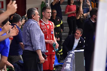 «Καμπάνα» στον Νέντοβιτς