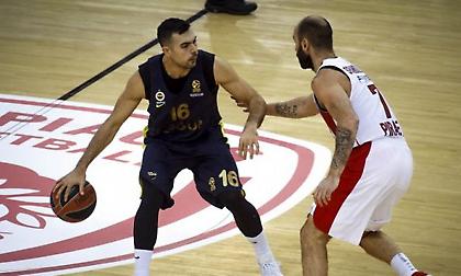 Κώστας Σλούκας: Εκκρεμεί μια μεγάλη απόφαση… ζωής και καριέρας!