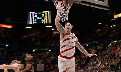 Ντοπέ ο Μπερνς της Αρμάνι