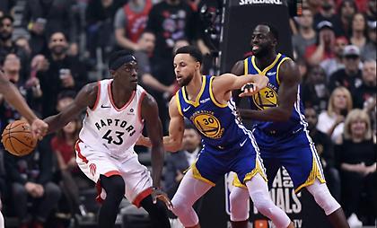 Τρελό ποσό για δύο court seats στο αποψινό Γουόριορς-Ράπτορς